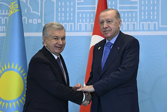 ozbekistan-cumhurbaskani-sevket-mirziyoyev-karsilikli-seyahatleri-hakkinda-cok-tarafli-bir-anlasma-hazirlanmas-1793355711717.jpg