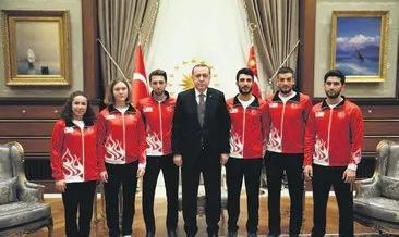 Cumhurbaşkanı Erdoğan milli sporculara moral verdi