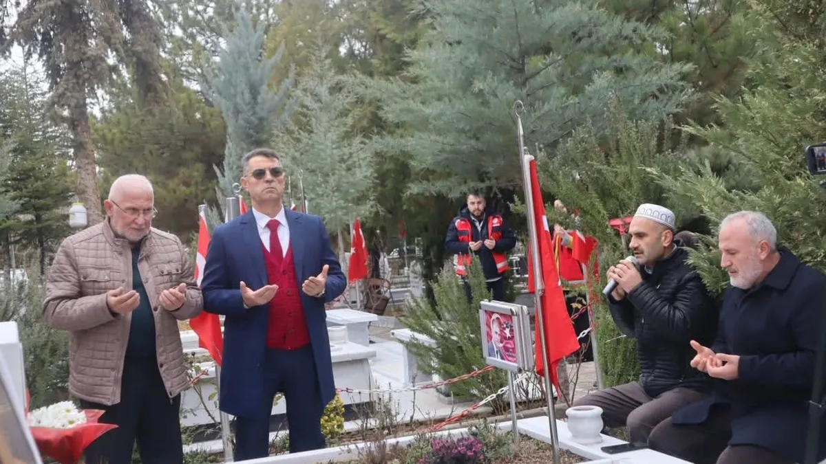 Kahraman Pilot Erdem Mut, şahadetinin 8. yılında dualarla anıldı Kahraman Pilot Erdem Mut, şahadetinin 8. yılında dualarla anıldı