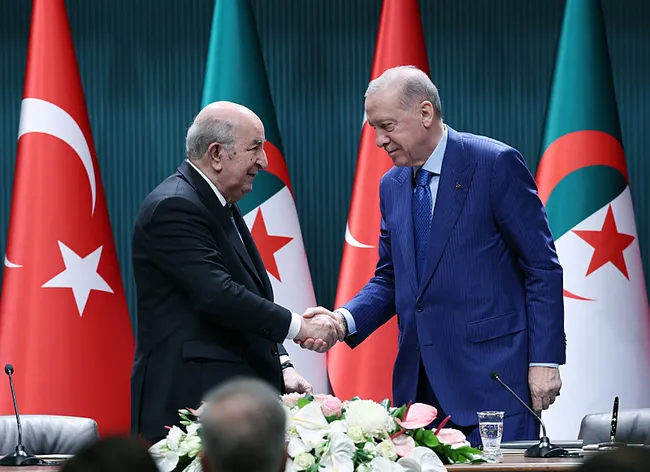 baskan-erdogandan-cezayir-cumhurbaskani-tebbun-ile-onemli-aciklamalar-bolgemizin-guvenlik-sorunu-israildir-1778173649788.jpg Başkan Erdoğan'dan Cezayir Cumhurbaşkanı Tebbun ile önemli açıklamalar: