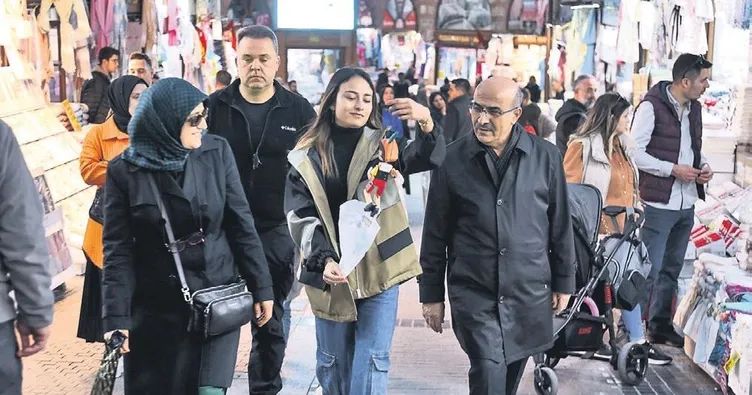 Bursa Valisi ailece halkın içinde