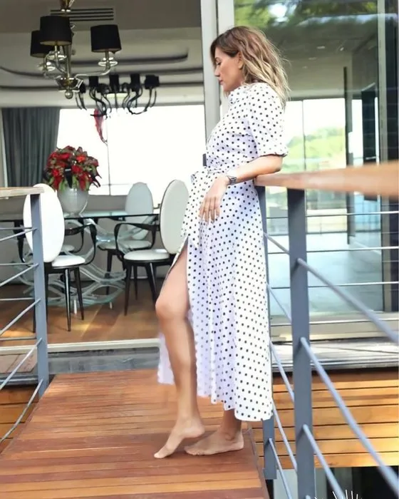 Ünlü şarkıcı annesiyle türkü söylediği anları paylaştı! Sosyal medya yıkıldı...