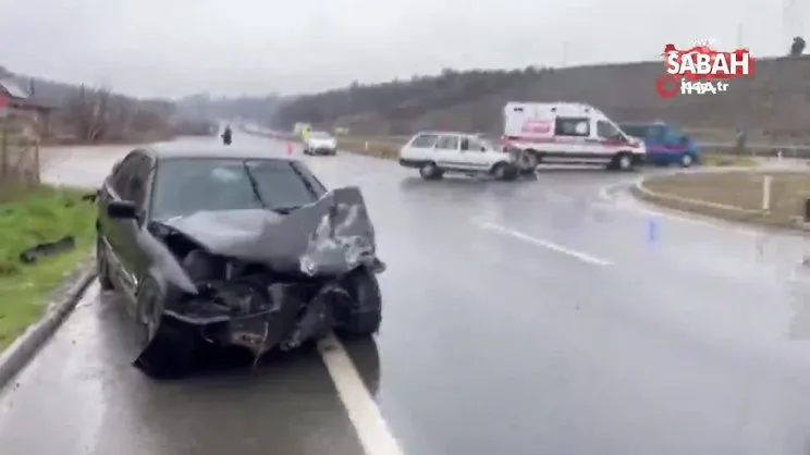 Kastamonu’da iki otomobil çarpıştı: 5 kişi yaralandı | Video