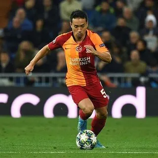 Nagatomo’ya pasaport engeli