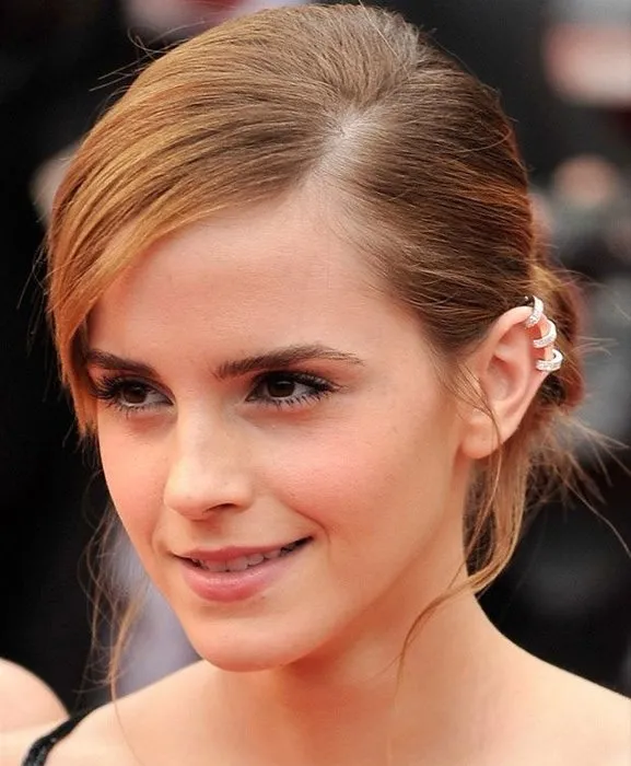 Emma Watson saçlarını kestirdi