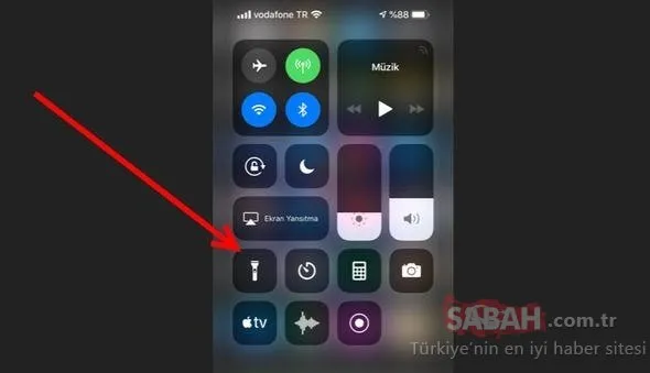 Bu gizli özelliğe dikkat! Telefonunuzun flaş ışığı yandığında...