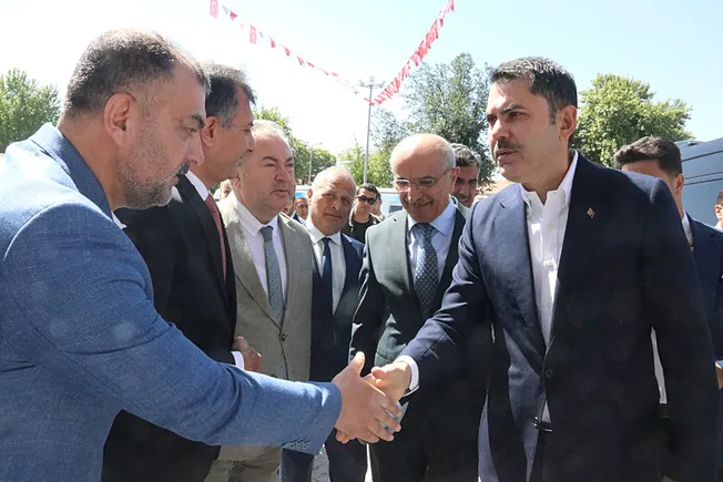 bakan-kurum-yil-sonuna-kadar-200-bin-yeni-yuvamizi-teslim-edecegiz-1720187103982.jpg