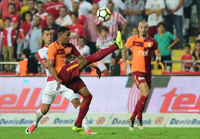 Rıdvan Dilmen: Galatasaray bence altın buldu - 1