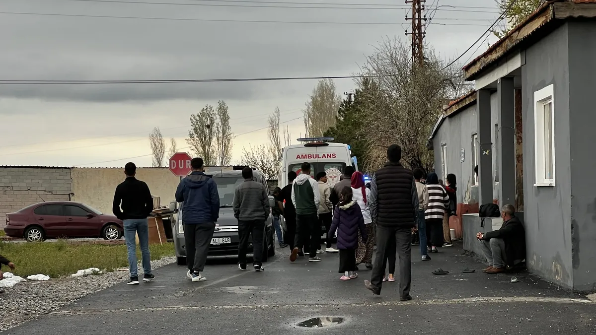 Kayseri’de akrabalar arasındaki kavgada kan aktı: 3 yaralı! Kayseri’de akrabalar arasındaki kavgada kan aktı: 3 yaralı!