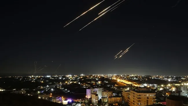 netanyahudan-iran-israil-savasi-aciklamasi-bu-operasyon-aylardir-planlaniyordu-1750356220326.jpg Netanyahu’dan İran-İsrail savaşı açıklaması: “Bu operasyon aylardır planlanıyordu”