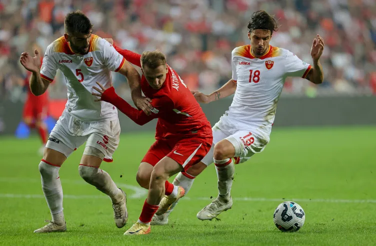 SON DAKİKA HABERLERİ: Karadağ maçı sonrası Vincenzo Montella’ya flaş sözler! Bir gün başına iş açacak…