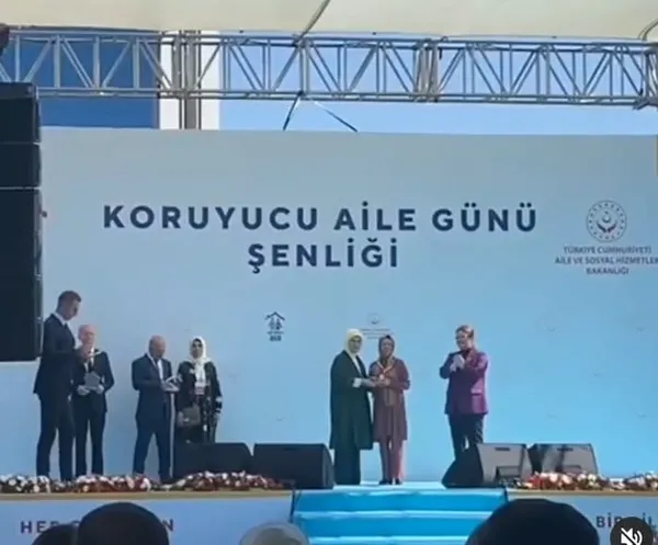 sehit-annesi-bir-oglunu-sehit-verdi-6-cocugun-koruyucu-annesi-oldu-1666965134778.jpg