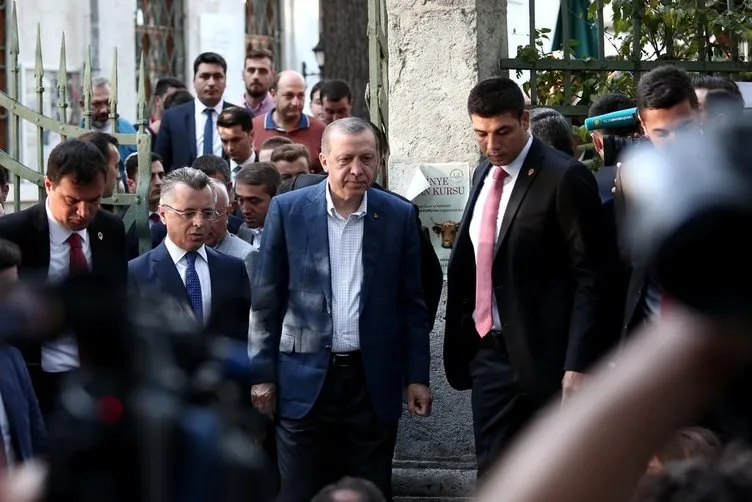 Cumhurbaşkanı Erdoğan İstanbul’da bayram namazı kıldı