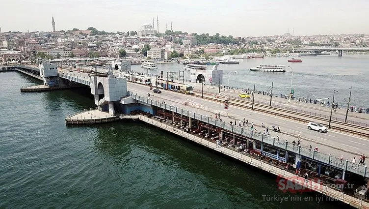 Galata Köprüsü’nde sosyal mesafeyi hiçe sayan balıkçılar drone ile görüntülendi