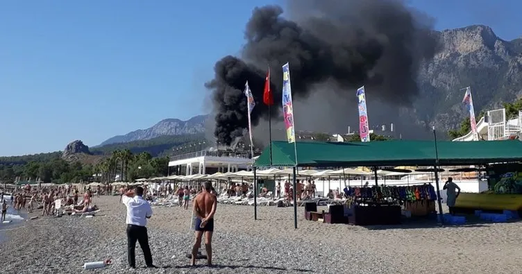 Sahildeki restoranın deposu yandı, turistler endişeyle izledi