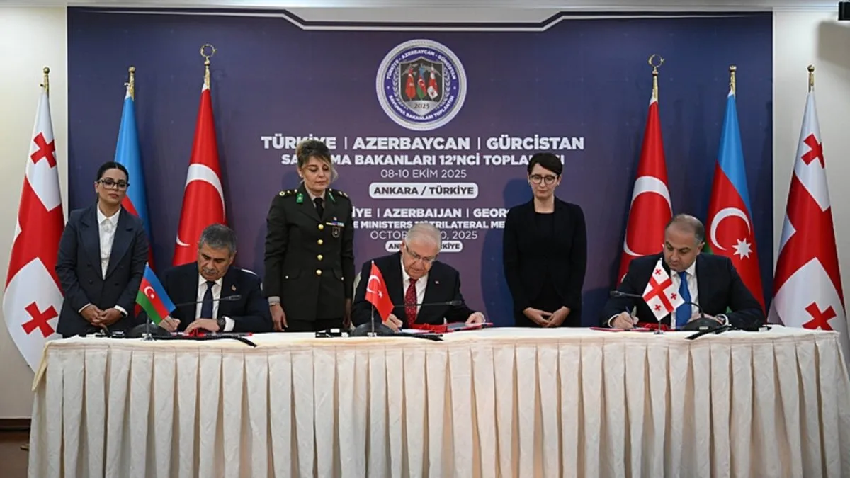 Türkiye-Azerbaycan-Gürcistan Üçlü Savunma Bakanları Toplantısı! “Bu tarihi olay yeni iş birliği olanakları gündeme getirdi”