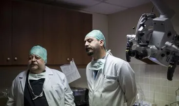 Dünyanın ilk ’robotik’ beyin ameliyatı Türkiye’den!
