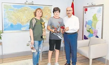 Şampiyondan Vali Demirtaş’a ziyaret