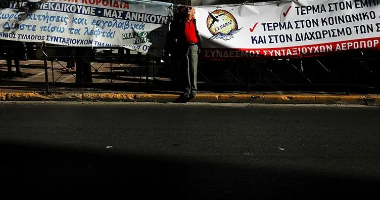 Yunanistan’da kamu çalışanları ücret artışı talebiyle greve gitti