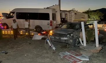 Adıyaman'da feci kaza! Minibüs ile otomobil çarpıştı: 12 yaralı #adiyaman