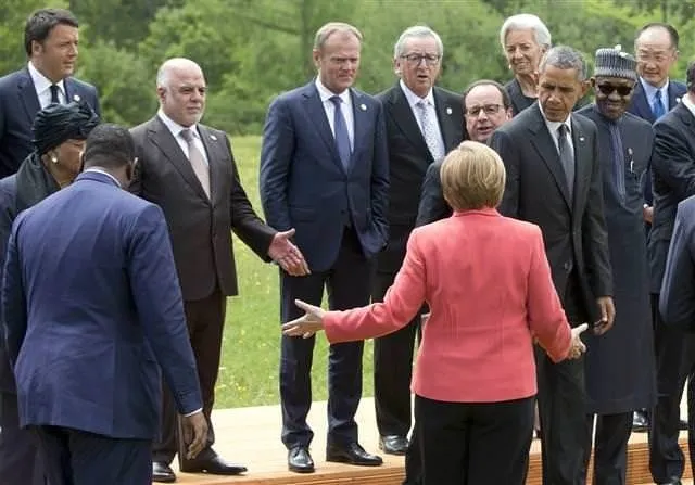 G7 zirvesinde liderler bir arada