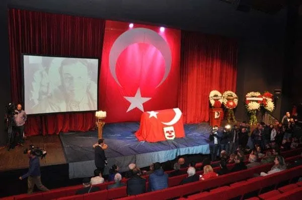 Münir Özkul 93 yaşında hayatını kaybetti (Son yolculuğuna uğurlandı)
