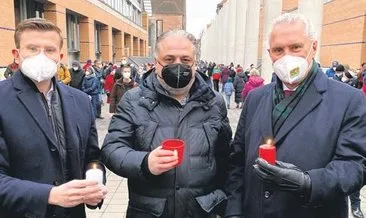 Aşı karşıtlarından tedbirlere protesto