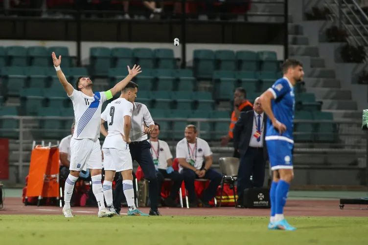 Anastasios Bakasetas fırtınası Yunanistan’da esmeye devam ediyor! Trabzonspor’un yıldızı Uluslar Ligi’ne damga vurdu…