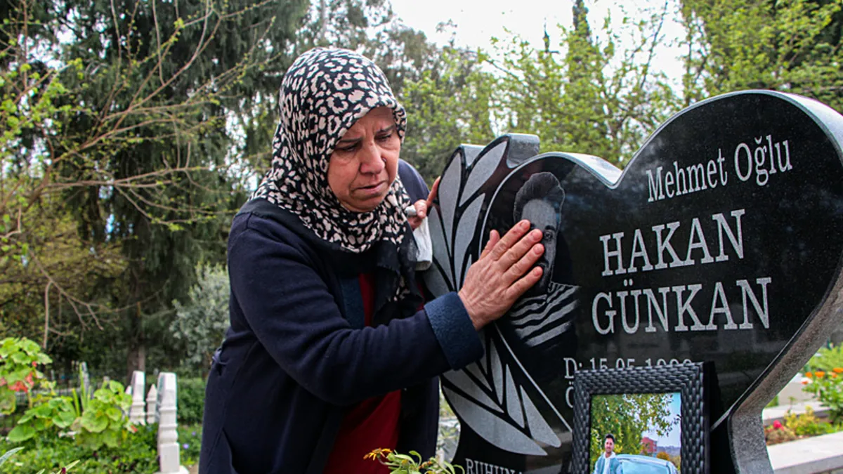 Üniversiteli Hakan’ı öldüren sevgiliye verilen cezaya itiraz! ’20-25 dakika başında beklemiş’ Üniversiteli Hakan’ı öldüren sevgiliye verilen cezaya itiraz! ’20-25 dakika başında beklemiş’