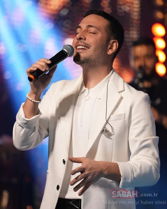 Demet Özdemir ile ilişkisi Oğuzhan Koç’a yaradı! Popülerliği artan şarkıcıdan flaş karar!