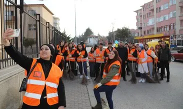 Üniversite öğrencileri gönüllü temizlikçi oldular #ankara