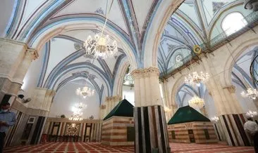 Osmanlı motifleri yüzlerce yıldır Harem-i İbrahim Camisi’ni süslüyor