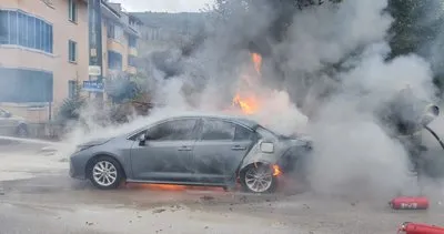 Park halindeki 2 araç alev alev yandı #kocaeli