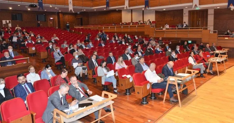 AK Parti İzmir’den tepki: Miras yedi gibi...