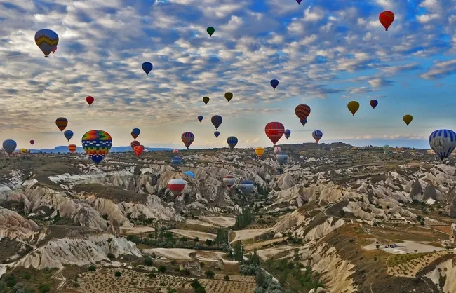 son-dakika-bakan-ersoy-acikladi-yabanci-turist-sayisinda-rekor-1668677804306.jpg