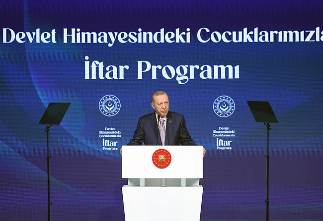 son-dakika-devlet-himayesindeki-cocuklarla-iftar-baskan-erdogan-turkiye-yuzyili-sizin-olacak-1742066110848.jpeg