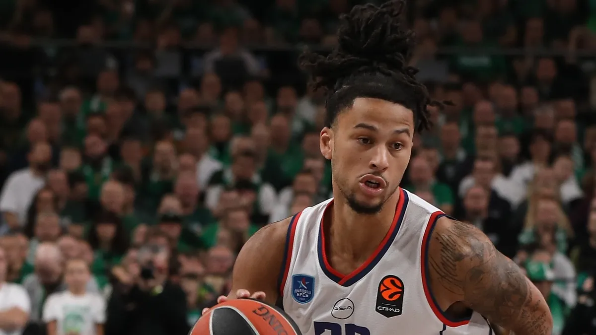 Anadolu Efes, Zalgiris'i deplasmanda mağlup etti
