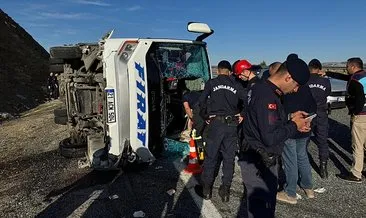 Elazığ'da midibüsün devrildiği kazada 25 kişi yaralandı #diyarbakir