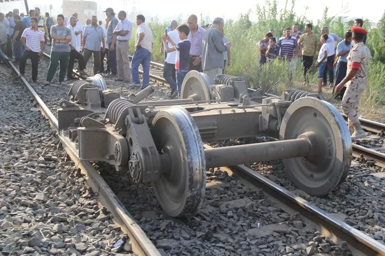 Mısır’da feci tren kazası!