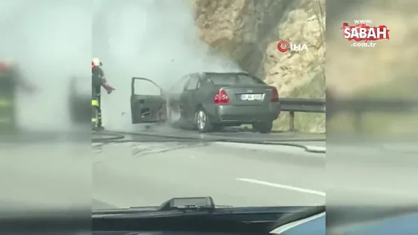 Alev alev yanan otomobile yardım etmek için durmaya çalışan tıra çarptı: 4 yaralı | Video