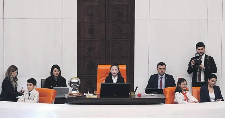 Meclis’te 23 Nisan coşkusu