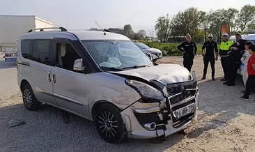 Hafif ticari araçlar çarpıştı: 3 yaralı