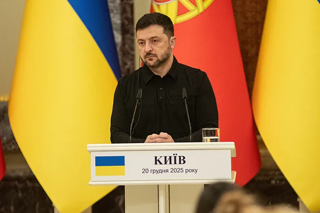 zelenskiy-ukrayna-secimleri-hakkinda-konustu-kontrolumuzde-olmayan-yerlerde-duzenlenmeyecek-1766257131495.jpeg Zelenskiy, Ukrayna seçimleri hakkında konuştu: