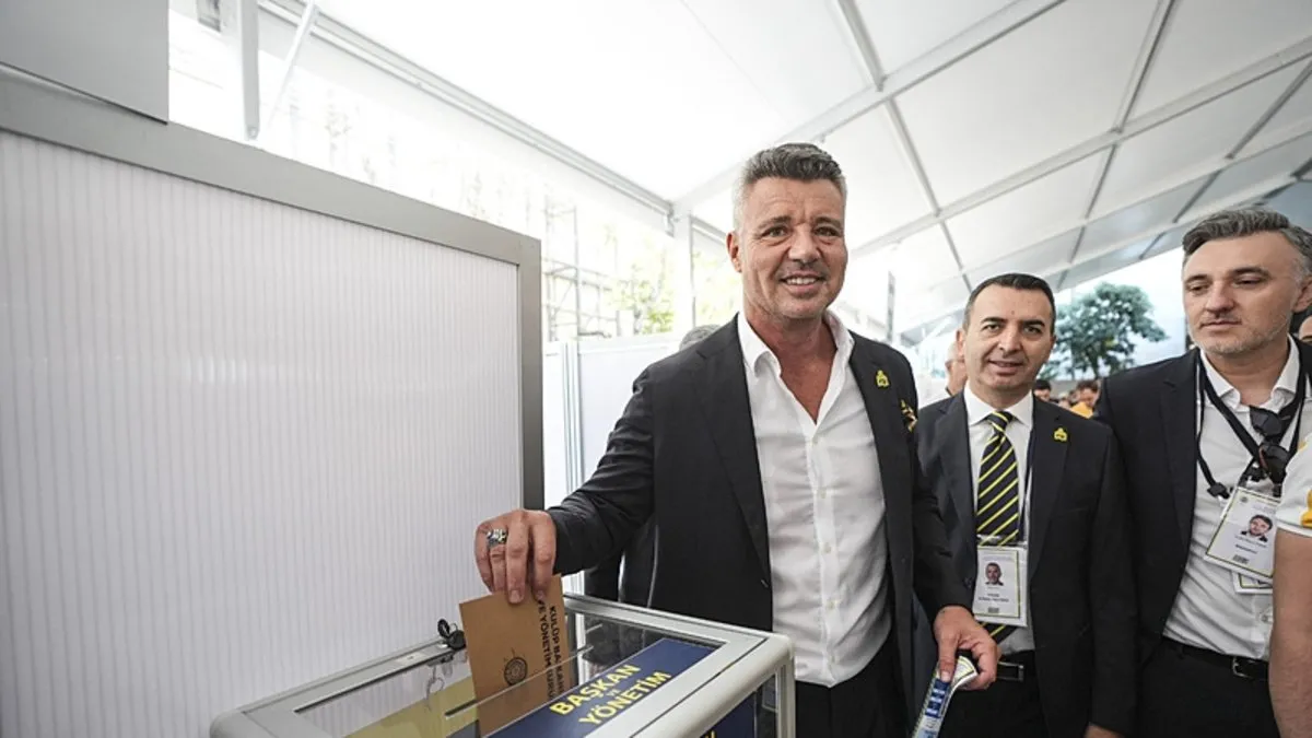 Fenerbahçe Başkan Adayı Sadettin Saran oyunu kullandı!