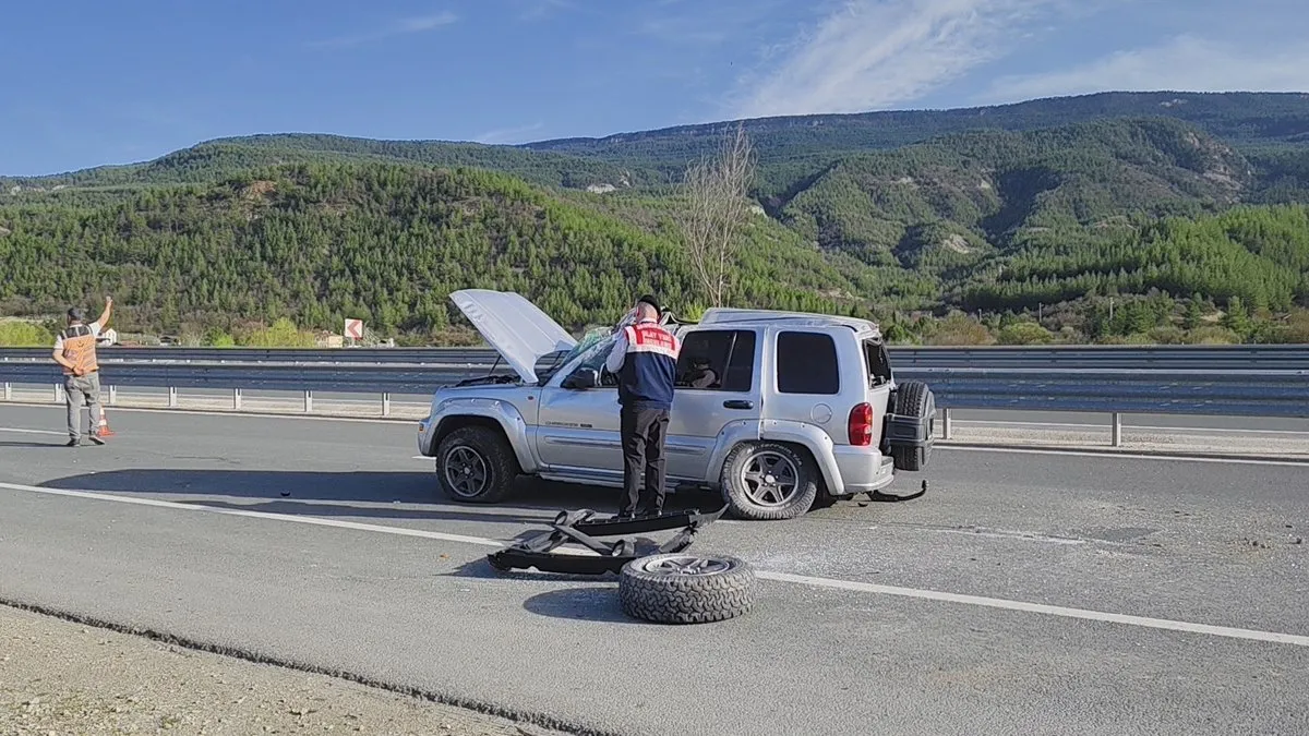 Karabük'te kontrolden çıkan cip takla attı: 1'i ağır 2 yaralı!