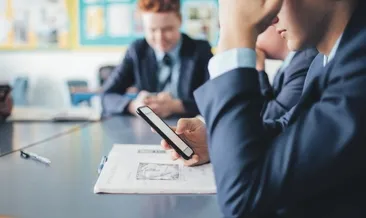 Fransa’daki okullarda telefonlar molada