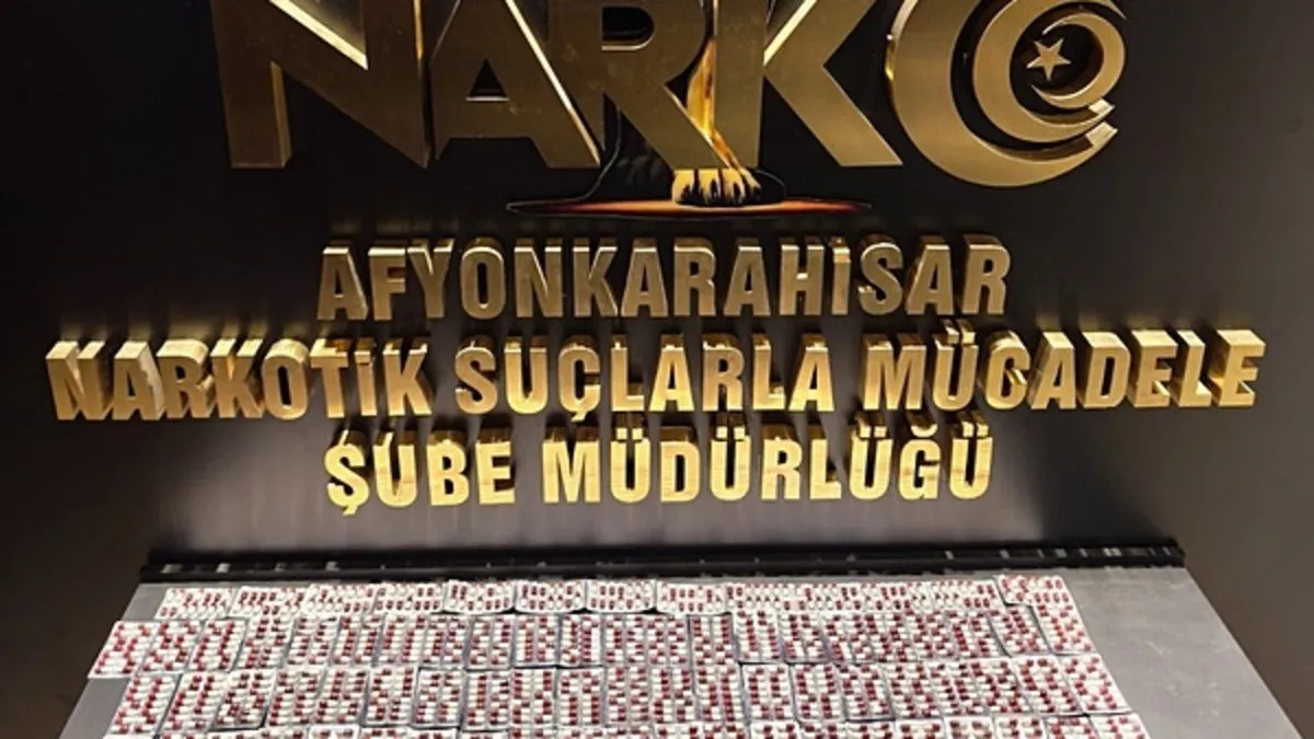 Afyonkarahisar'da valizinde uyuşturucu bulunan otobüs yolcusu tutuklandı