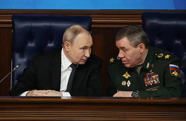 putinden-avrupali-liderlere-kucuk-domuzlar-benzetmesi-rusya-topraklarini-askeri-yontemlerle-kurtaracaktir-1765998145230.jpeg Putin'den Avrupalı liderlere küçük domuzlar benzetmesi: