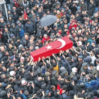 83 milyonun evlatları siz rahat uyuyun bu devleti kimseye böldürmeyiz