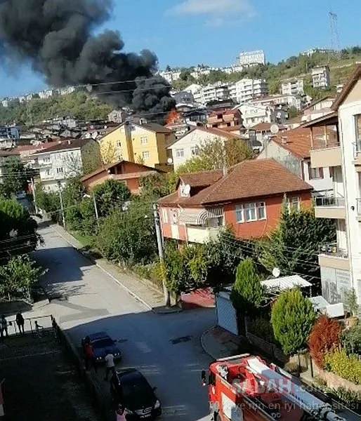 Apartmanda çıkan yangın vatandaşları sokağa döktü